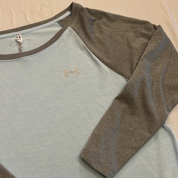 Under armour top - Picture 2 of 9